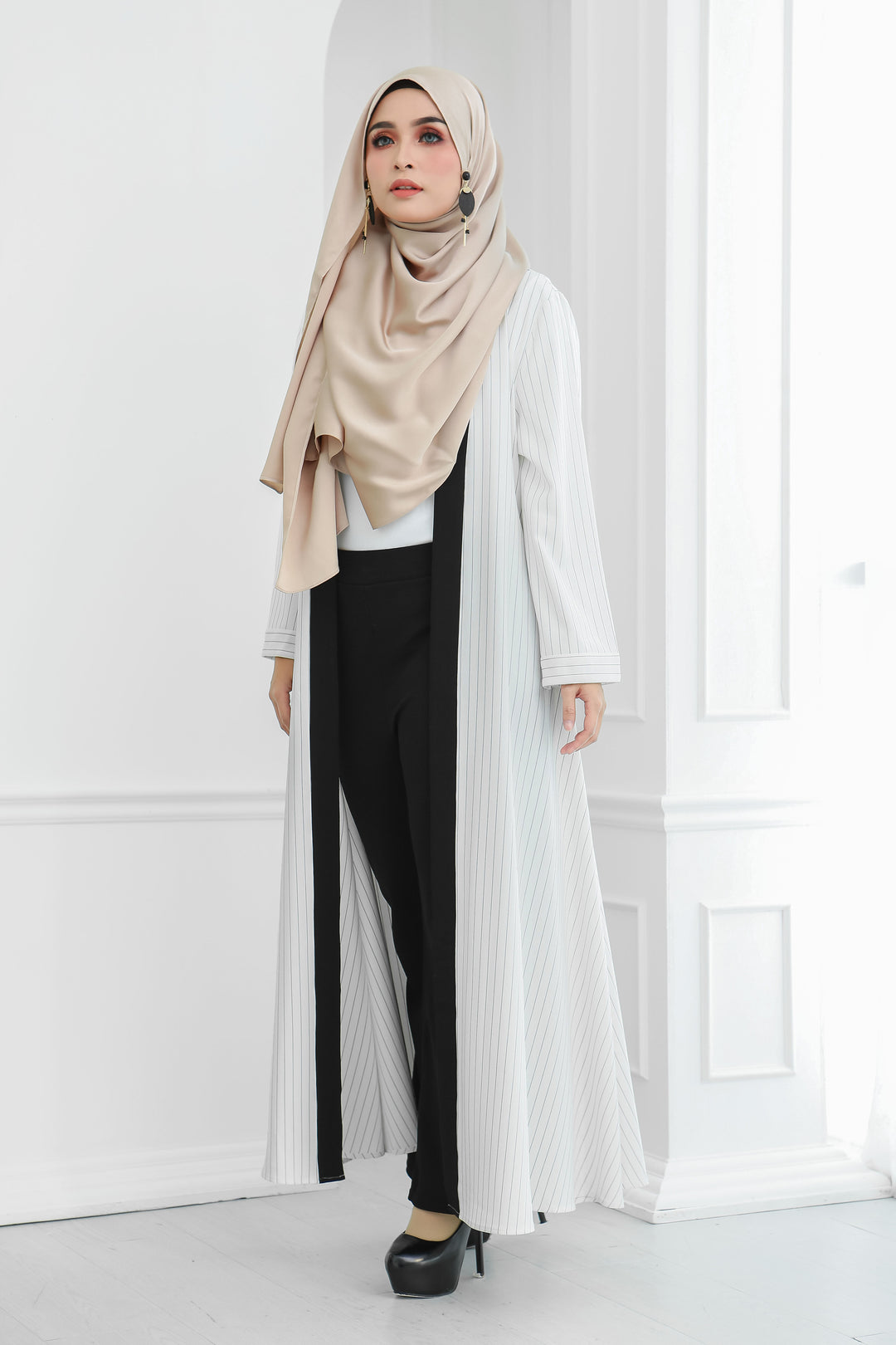Stripe Long Cardi (White)