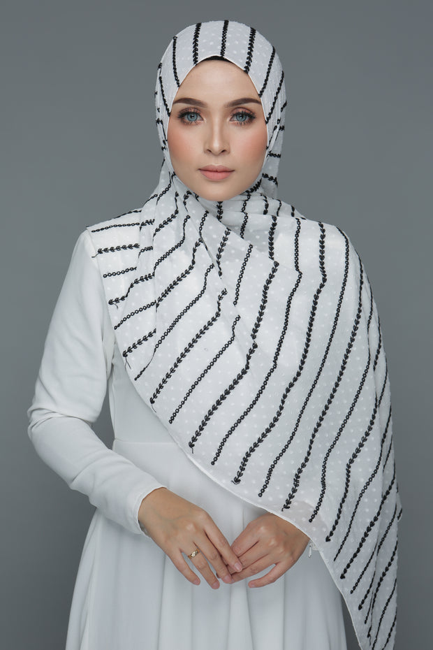 Textured Embroidery Shawl (White)