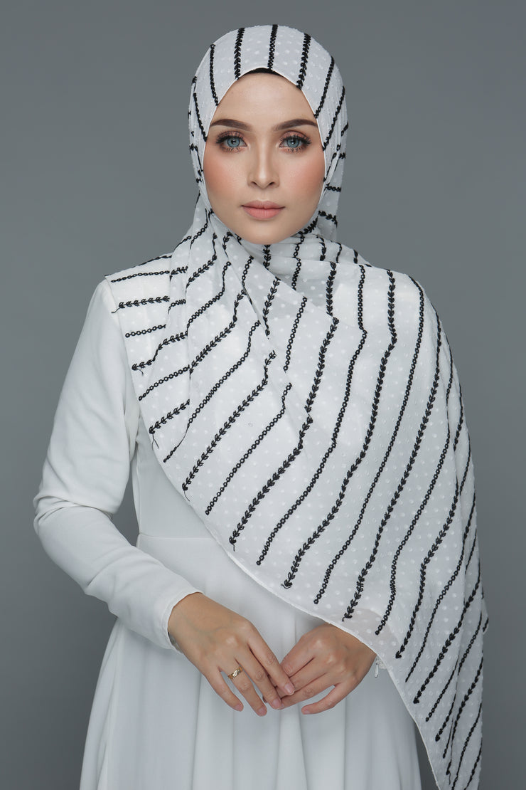 Textured Embroidery Shawl (White)