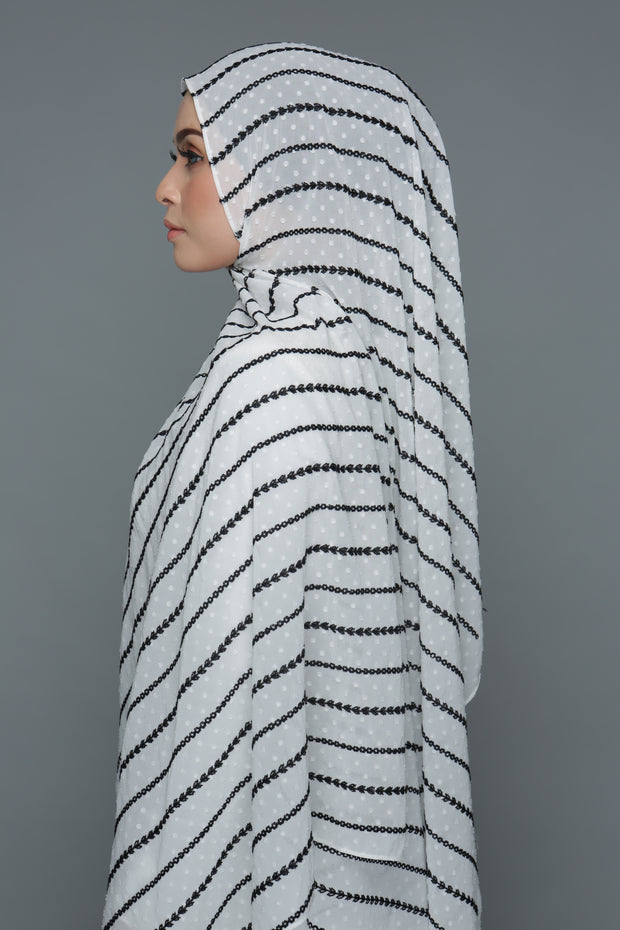 Textured Embroidery Shawl (White)