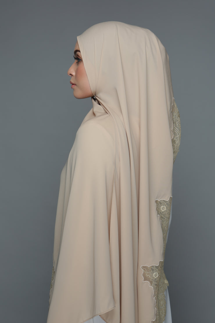 Powdered Chiffon Lace Pearl (Length)