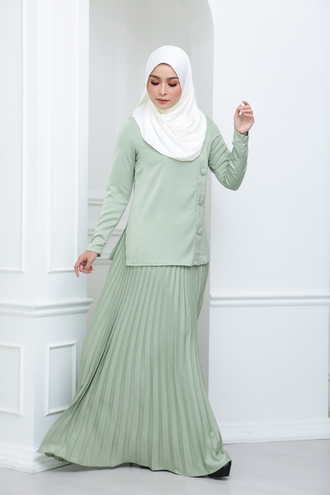 Satin Pleated Co Ord (Mint)